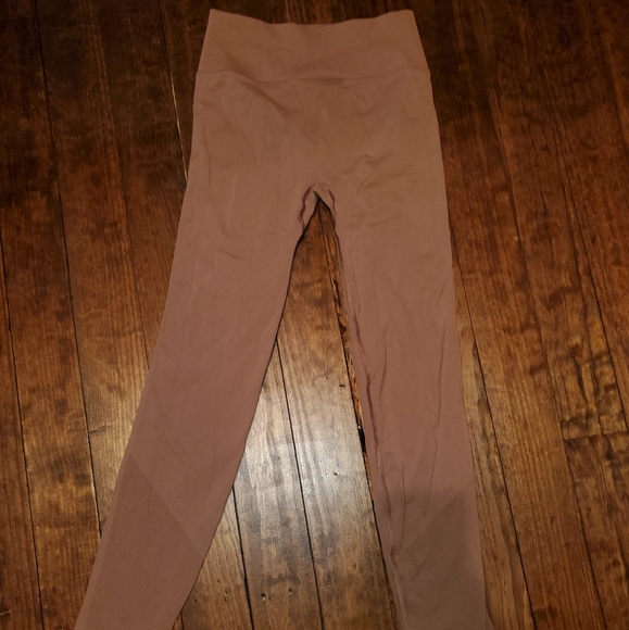 NWT Lululemon Yoga Pants - Picture 8 of 11